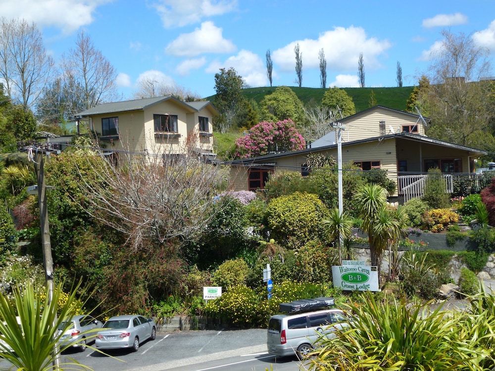 WAITOMO CAVES GUEST LODGE 6/73