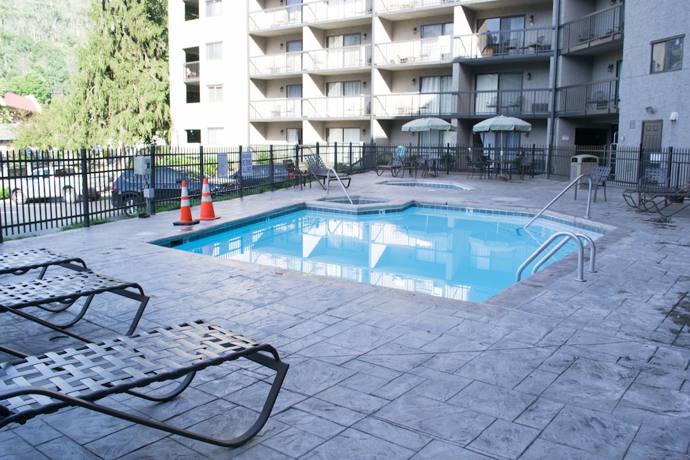 Olde Gatlinburg Rentals 28/50