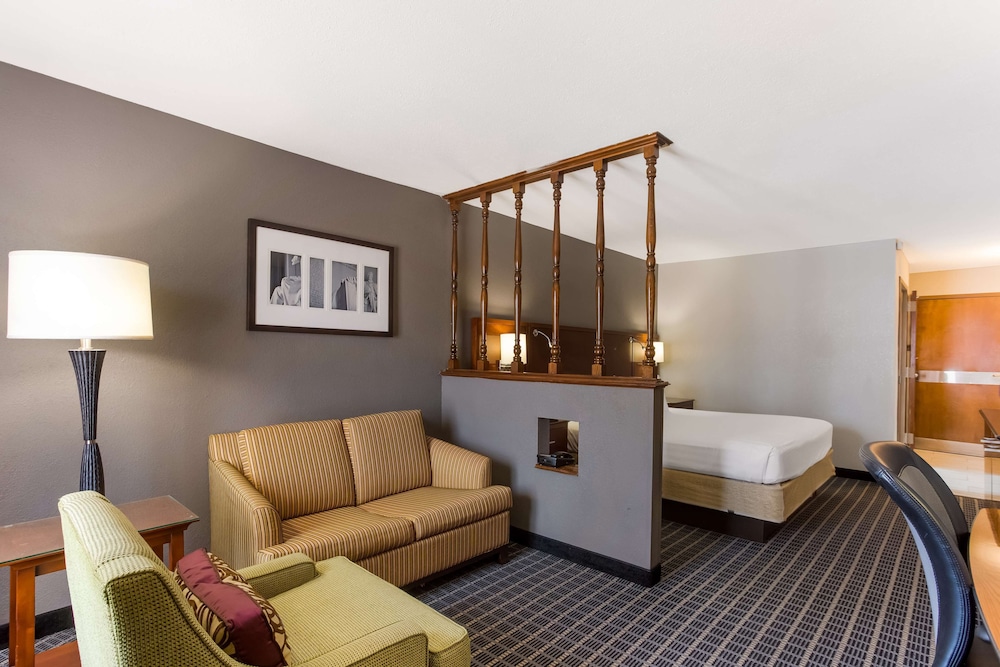 SureStay Plus By Best Western Greenwood 19/50