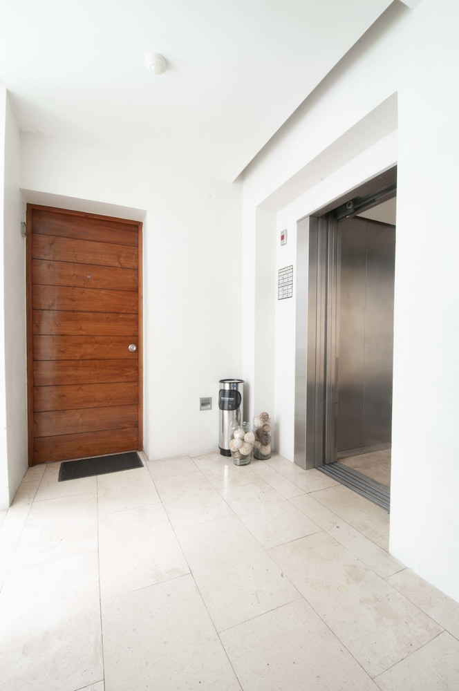 Lombardo Suites 5/50