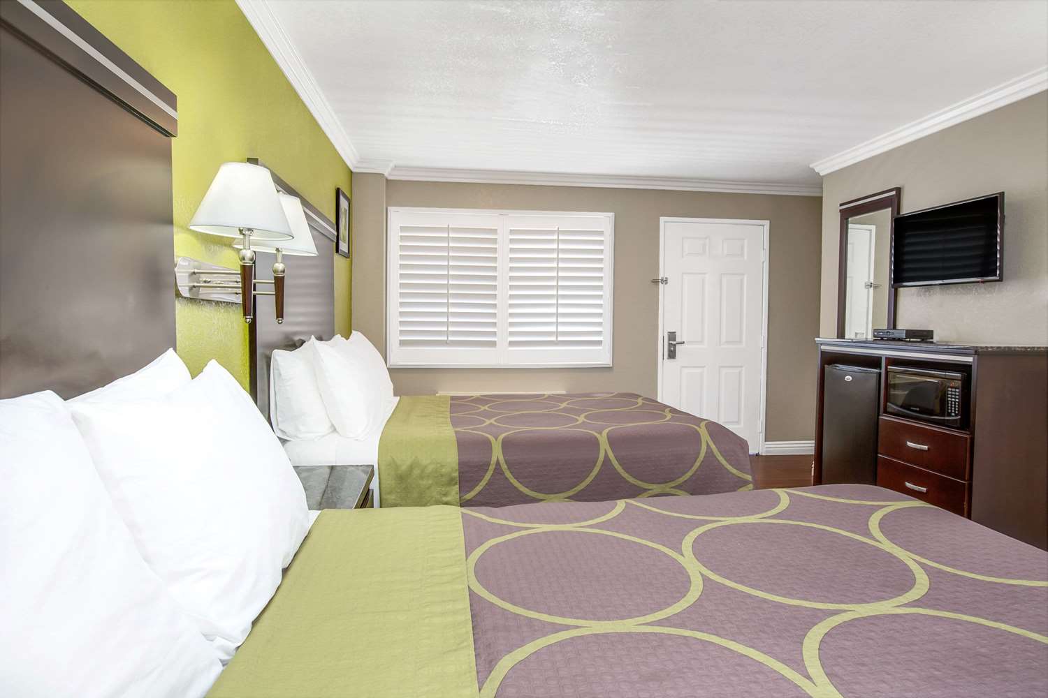 Elev8 Hotel Los Angeles LAX 12/20