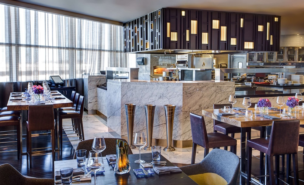 Grand Hyatt DFW 39/64