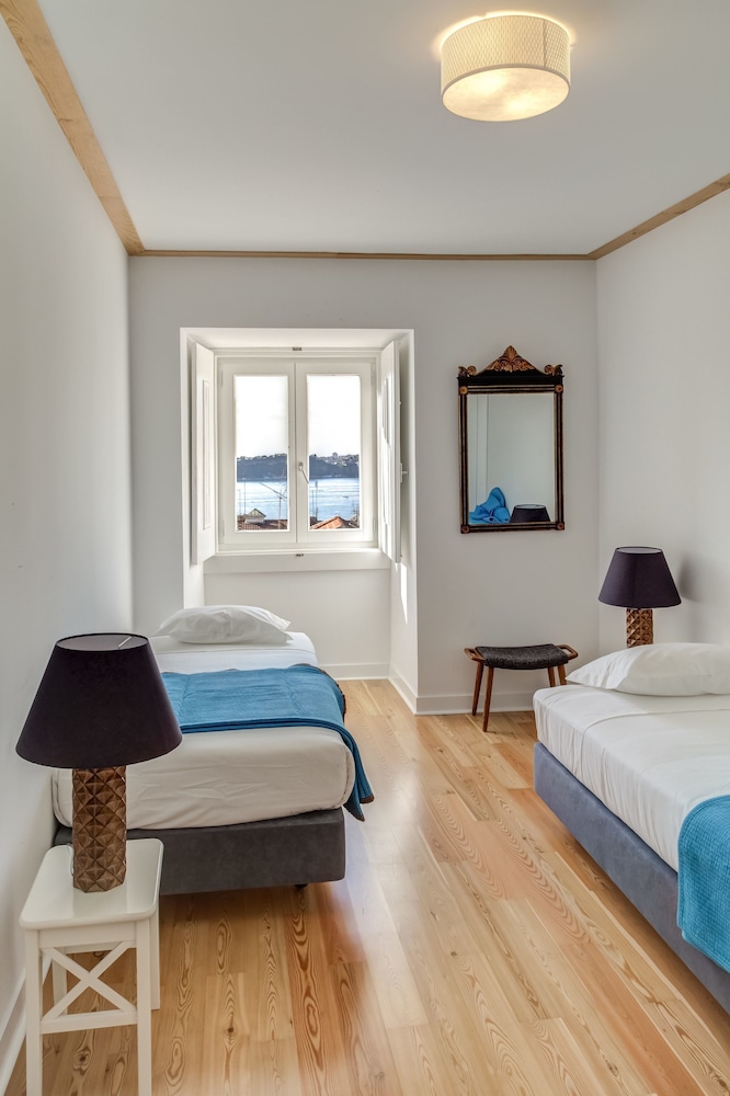 Palacio Camoes Lisbon Serviced Apartments 15/50