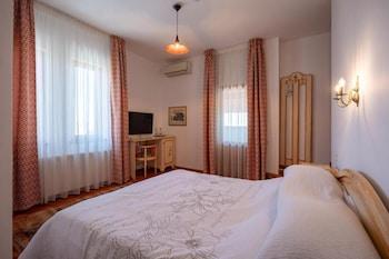 Room, Double Bed