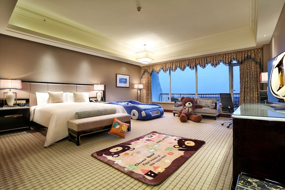 INTERCONTINENTAL SANCHA LAKE 8/33