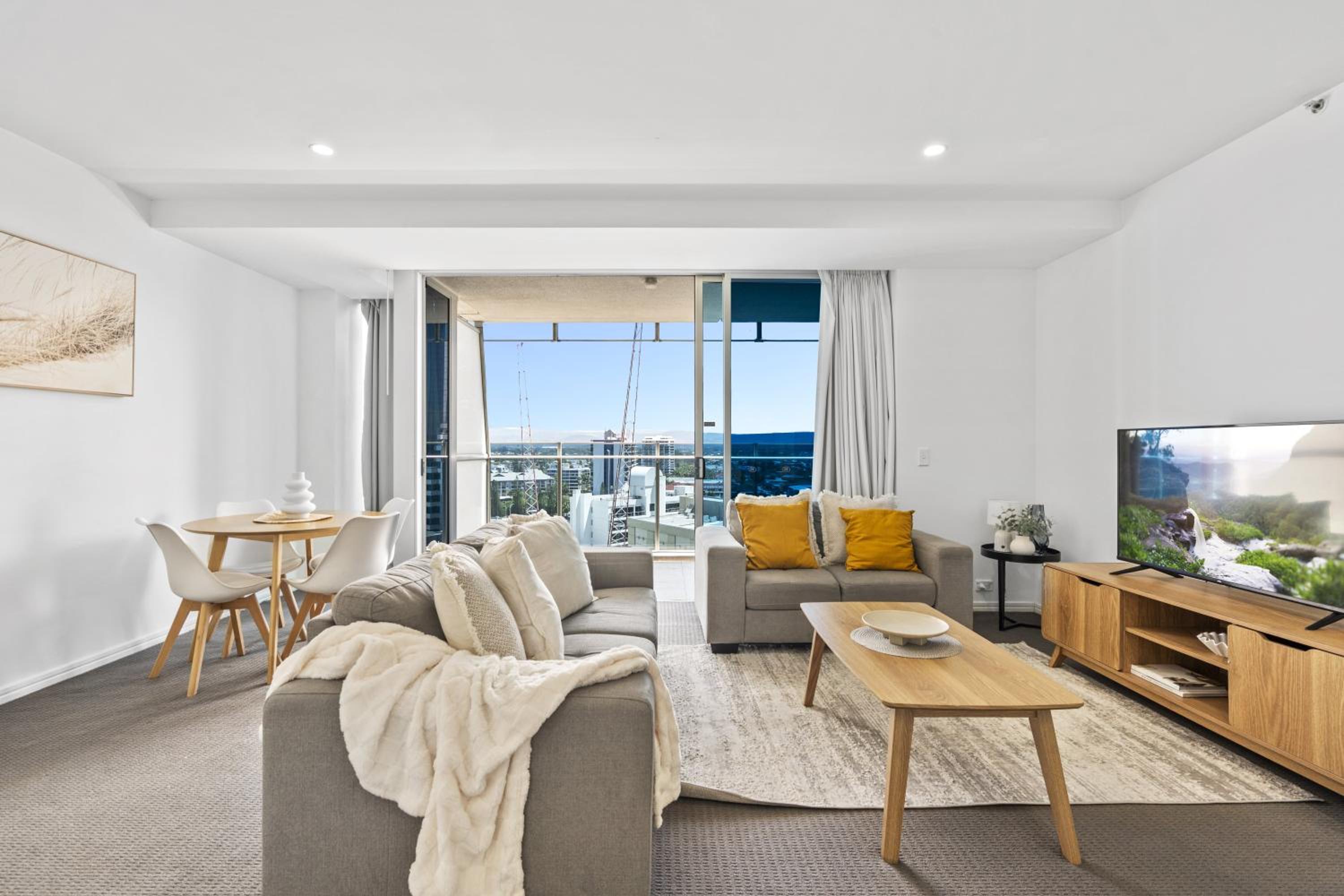 2 Bedrooms, City
