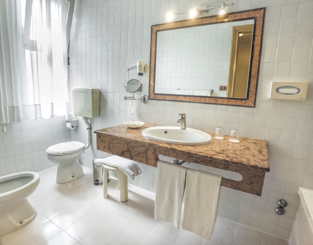Hotel Aurora Terme 62/65