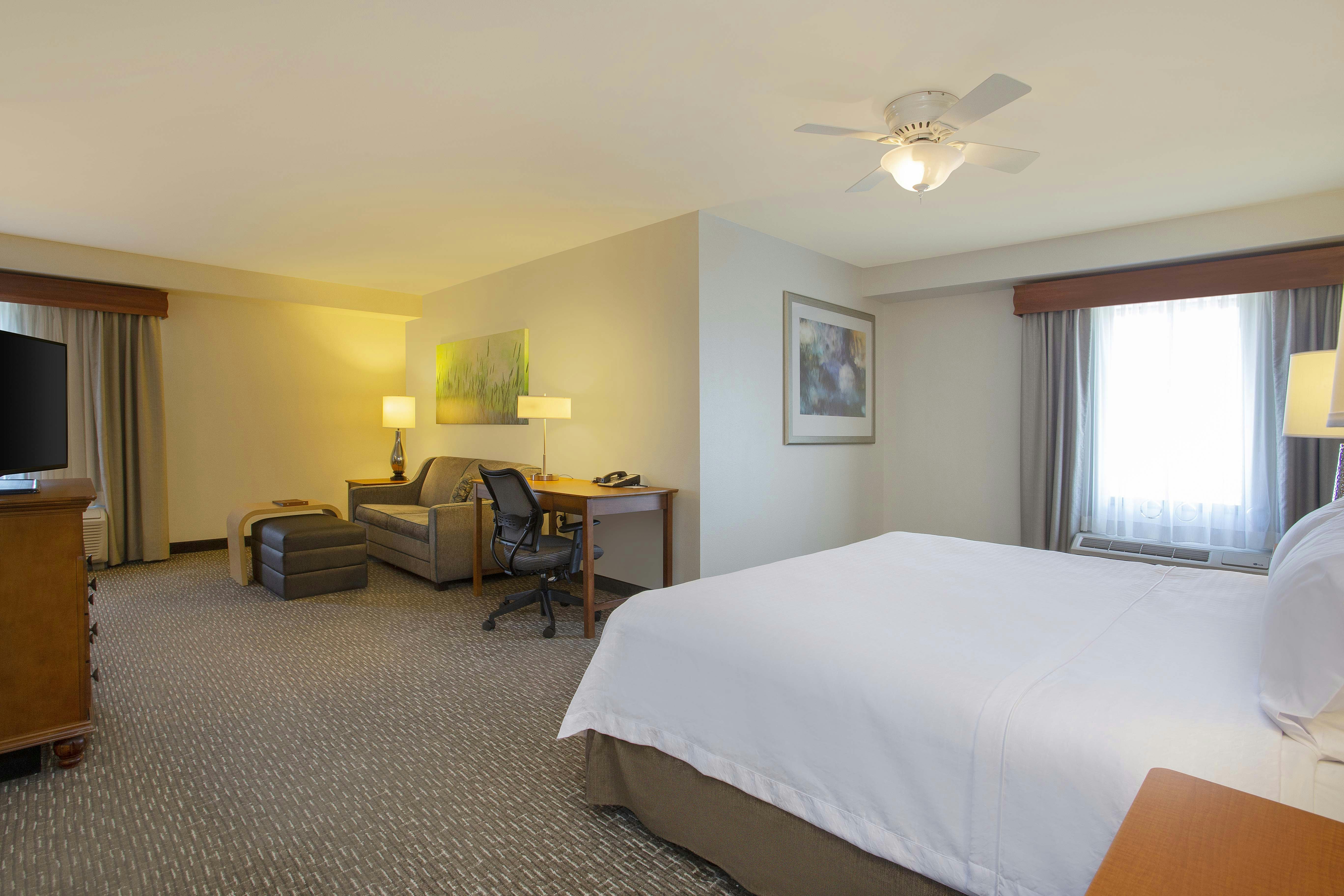 STUDIO, KING BED, ACCESSIBLE