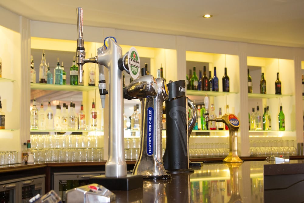 Oyster Fleet Hotel 25/41