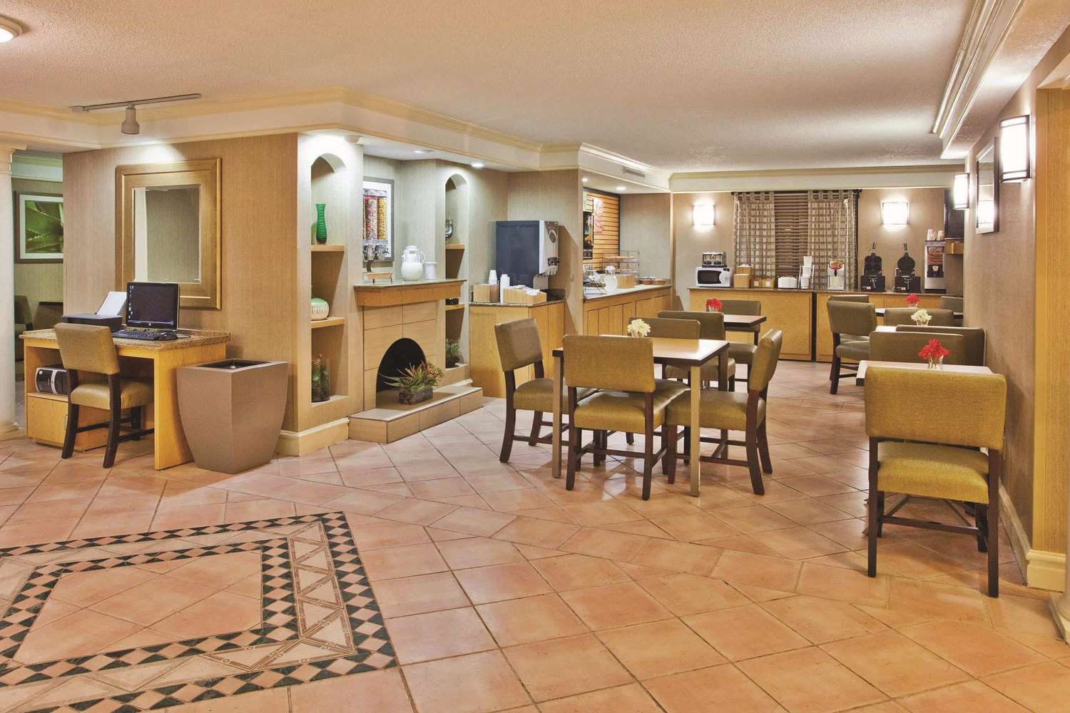 La Quinta Inn Savannah Midtown 27/32