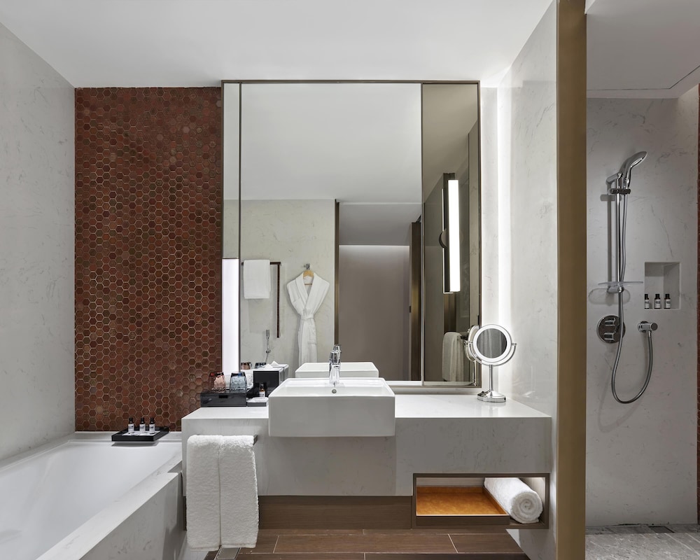 Hyatt Regency Shanghai Songjiang 47/48