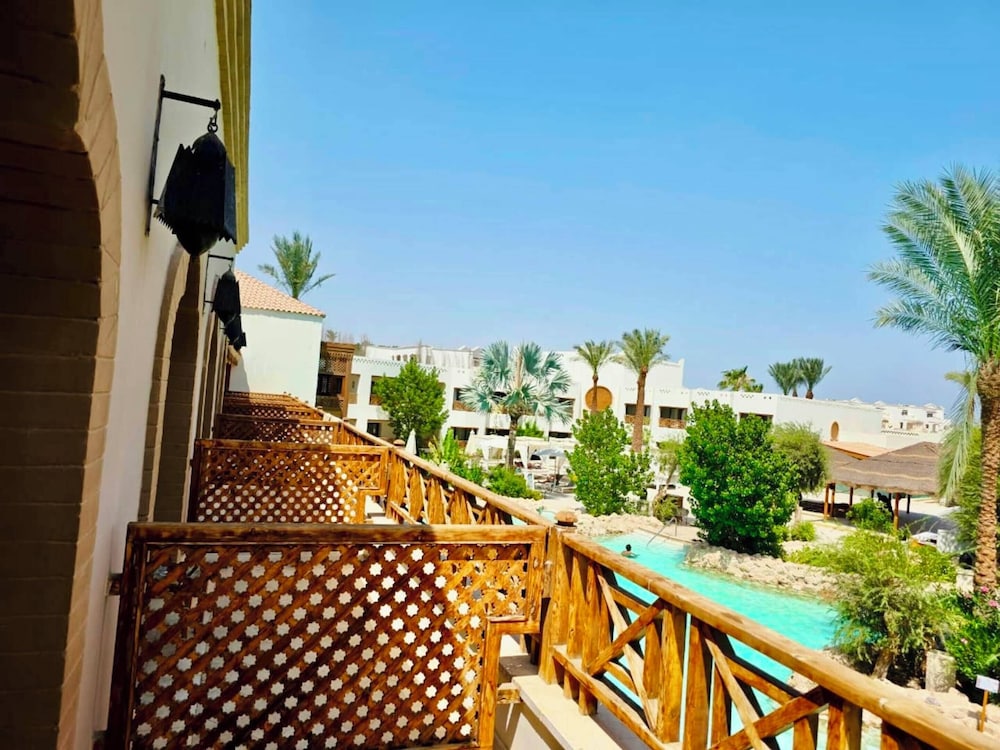 Ghazala Gardens 7/75