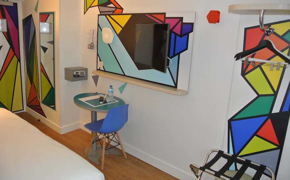 Ibis Styles Paris Maine Montparnasse 24/66