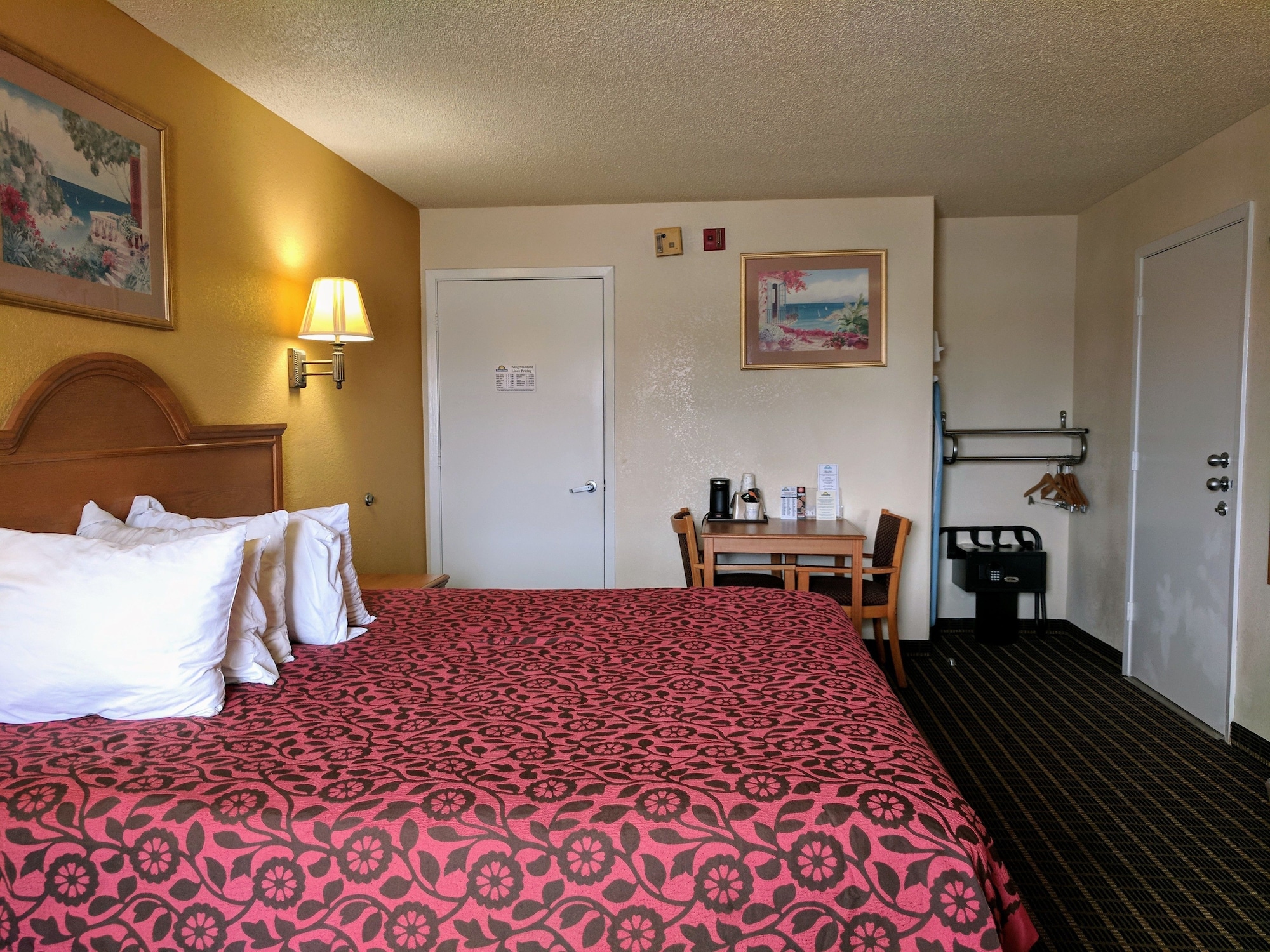 STANDARD, KING BED, ACCESSIBLE