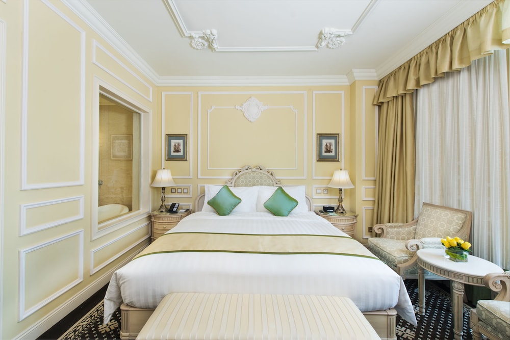 STANDARD, DOUBLE OR TWIN BED, CITY VIEW