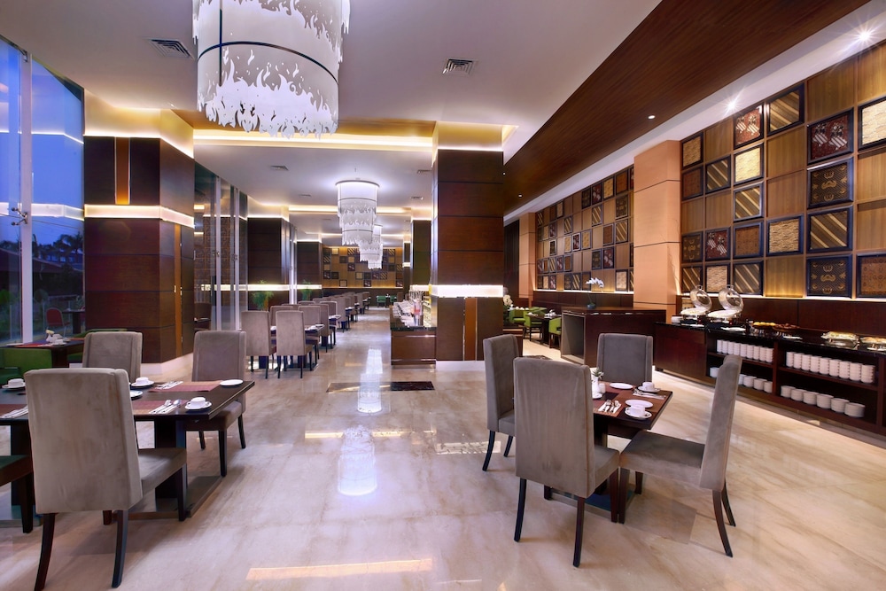The Alana Hotel And Convention Center - Solo 37/46