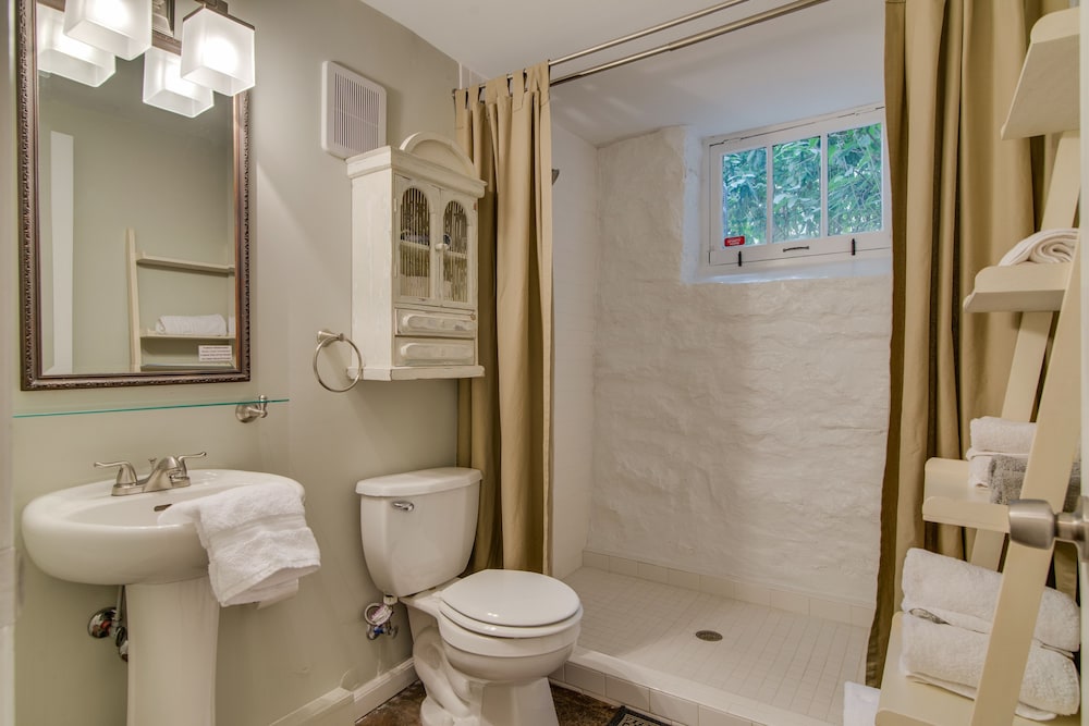 Caroline House Nashville Historic Inn 28/28