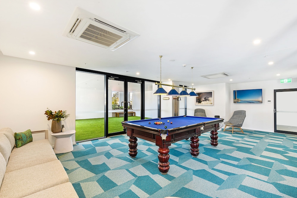 Qube Broadbeach 20/50