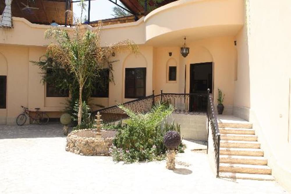 El Nakhil Hotel 5/50