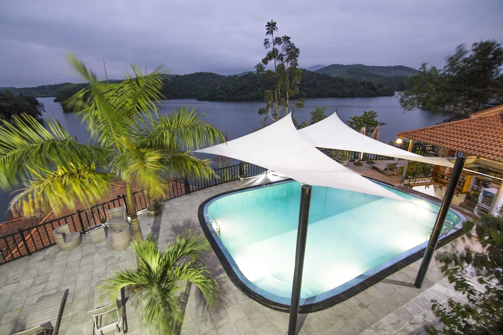Phong Nha Lake House 72/74