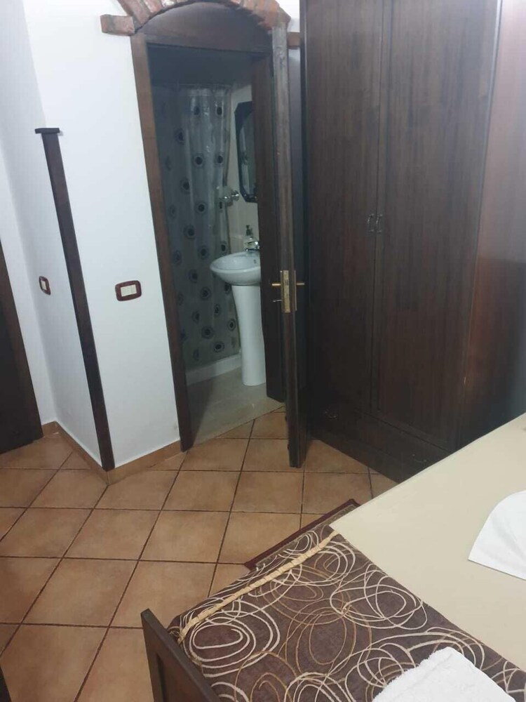 Hotel Guva Mangalem 22/61