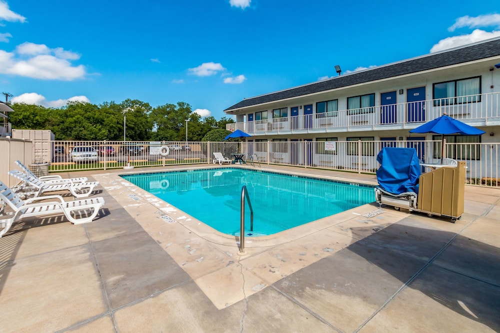 Motel6 Bellmead, TX - Waco 39/57