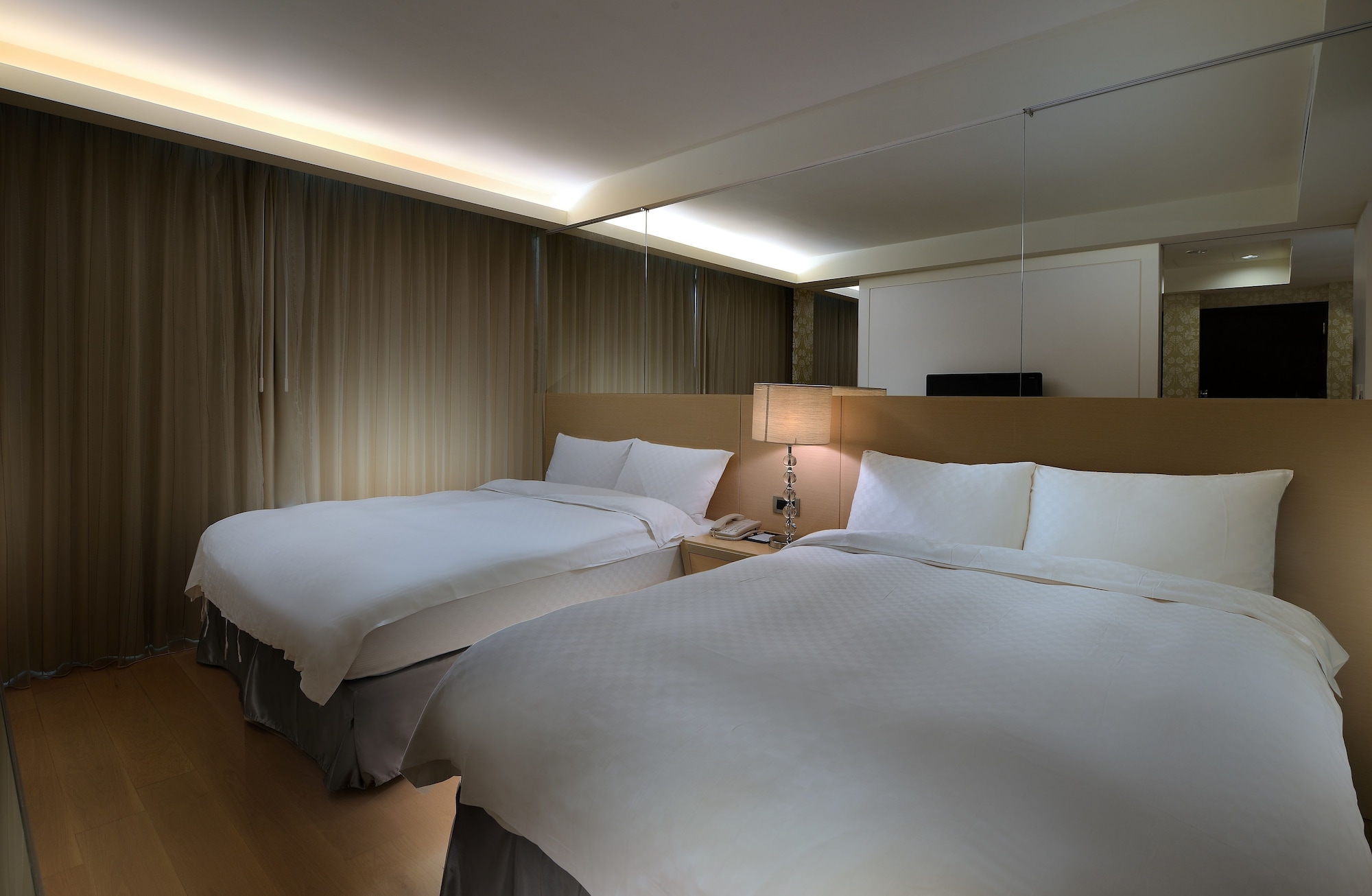 Sun, Standard, 2 Double Beds