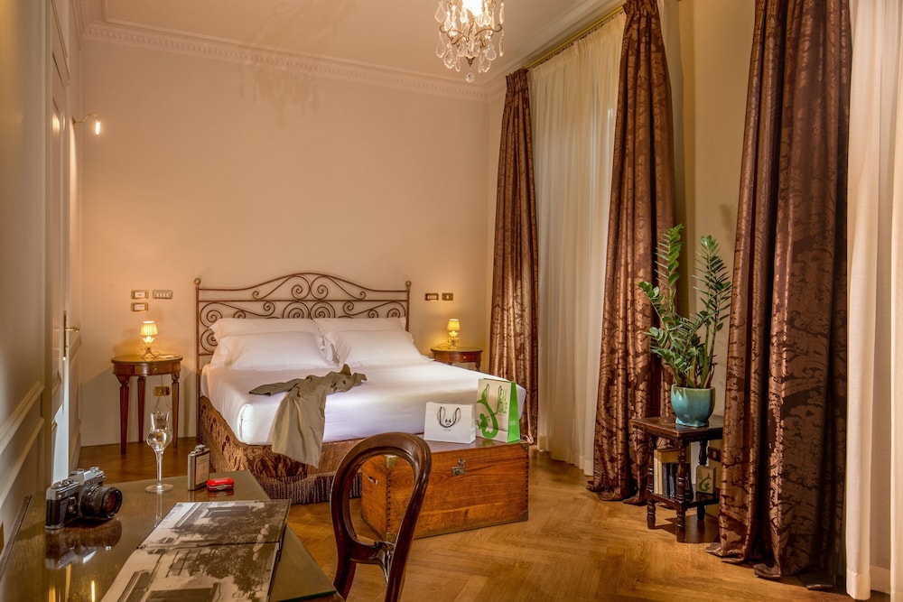 Hotel Locarno 43/73