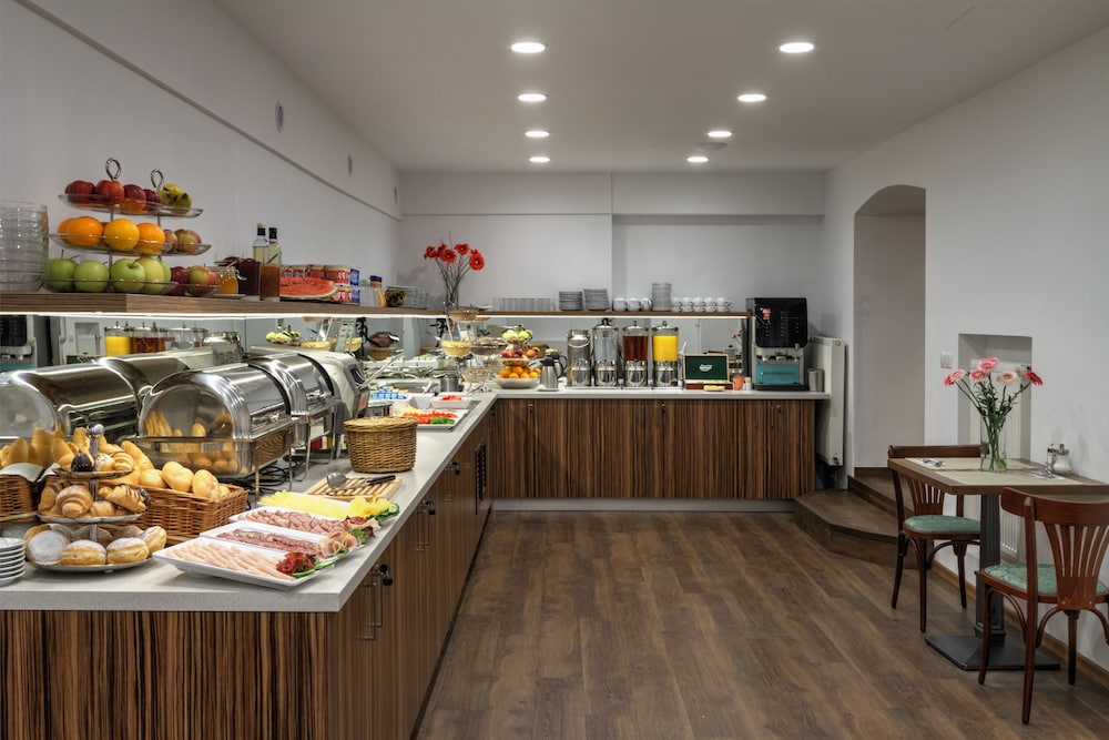 Taurus Hotel Prague 57/65