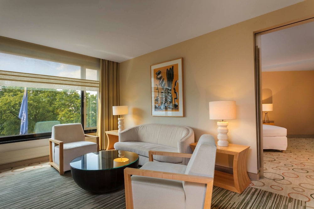 SHERATON BERLIN GRAND HOTEL ESPLANADE 16/39