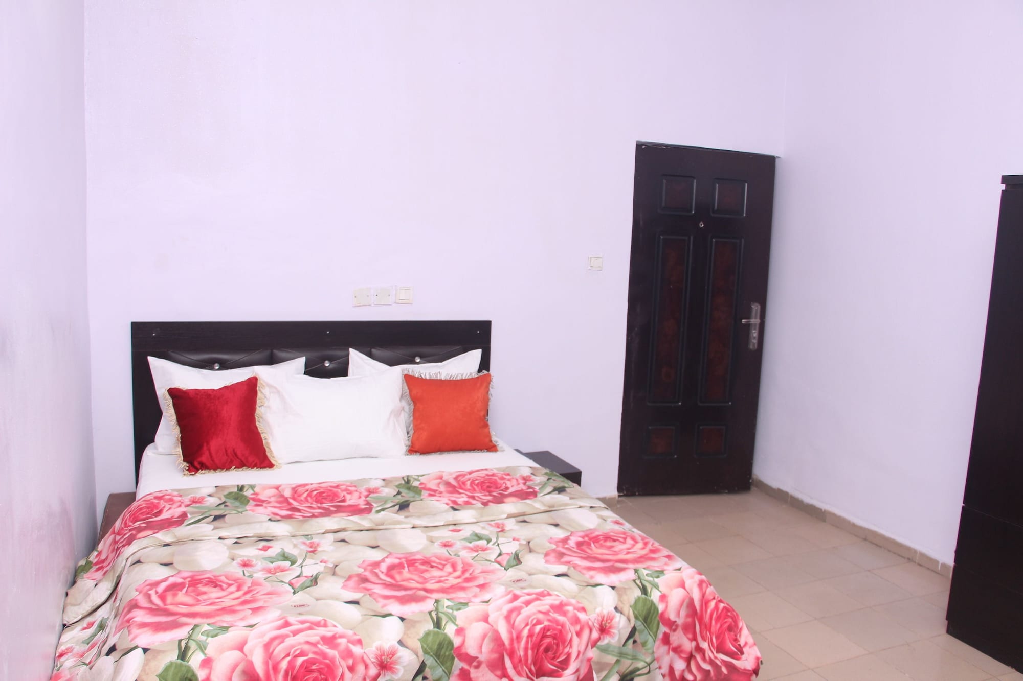 DELUXE, DOUBLE BED