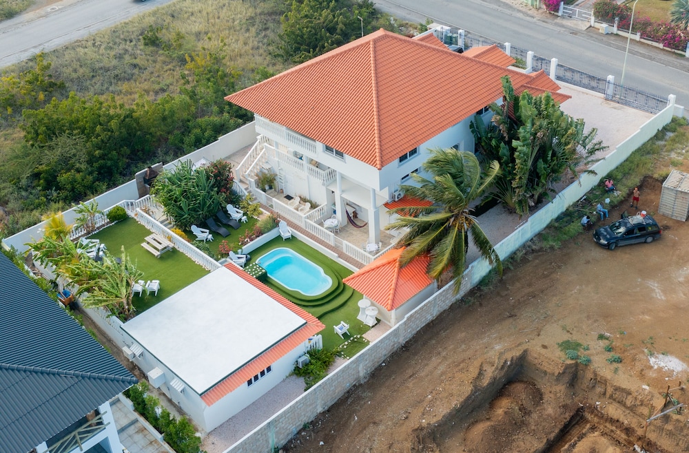 Adonai Hotel Boutique Bed And Breakfast 10/93