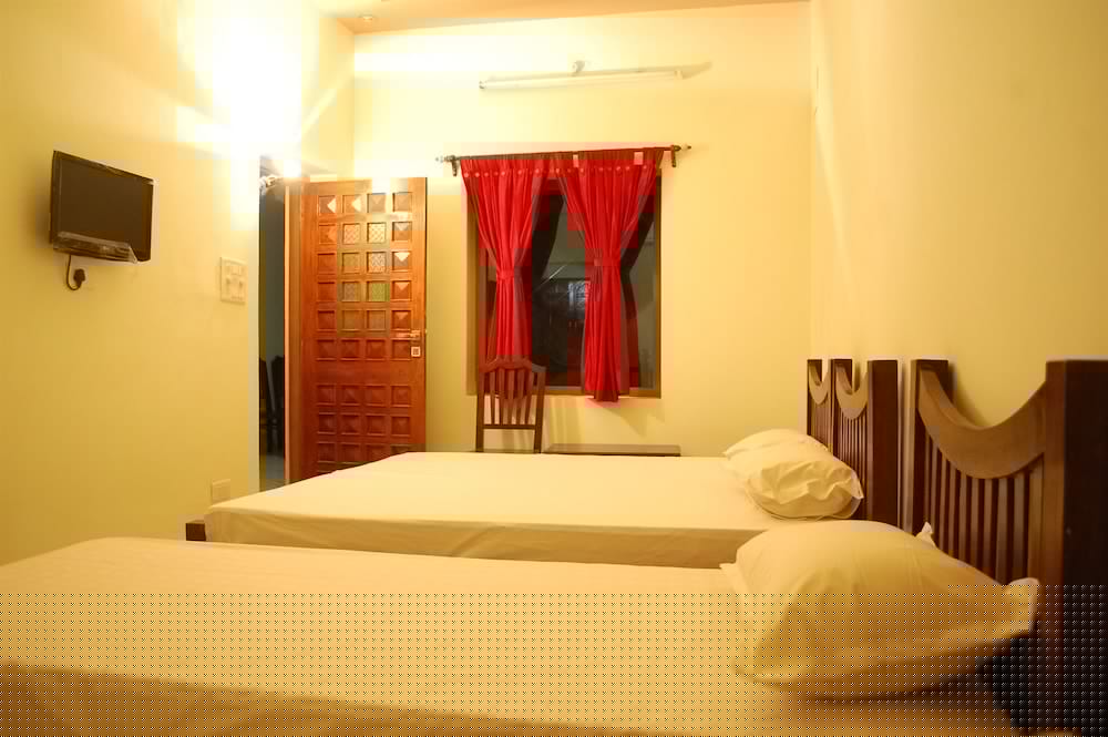 HOTEL RATNAWALI 20/25