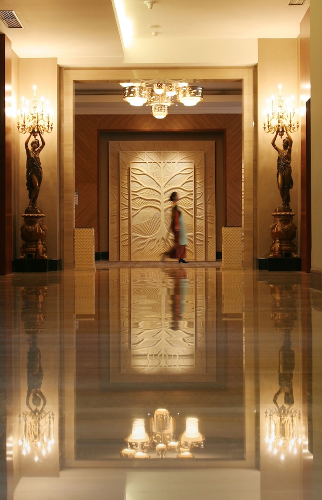 NOVOTEL SEMARANG 8/76
