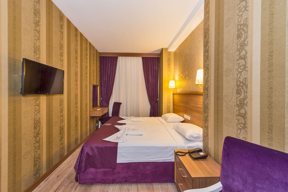 INTERSTELLAR HOTEL 28/59