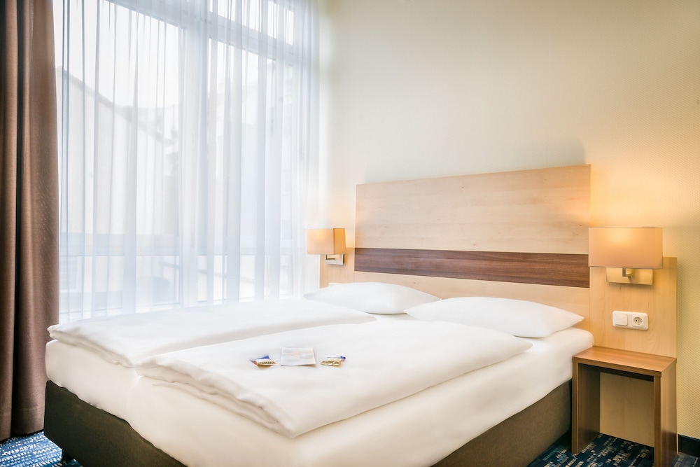 غرفة مزدوجة قياسية، Hotel Mariella Airport 2/5