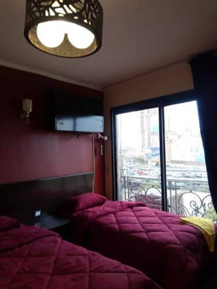 Oasis Hotel 33/50