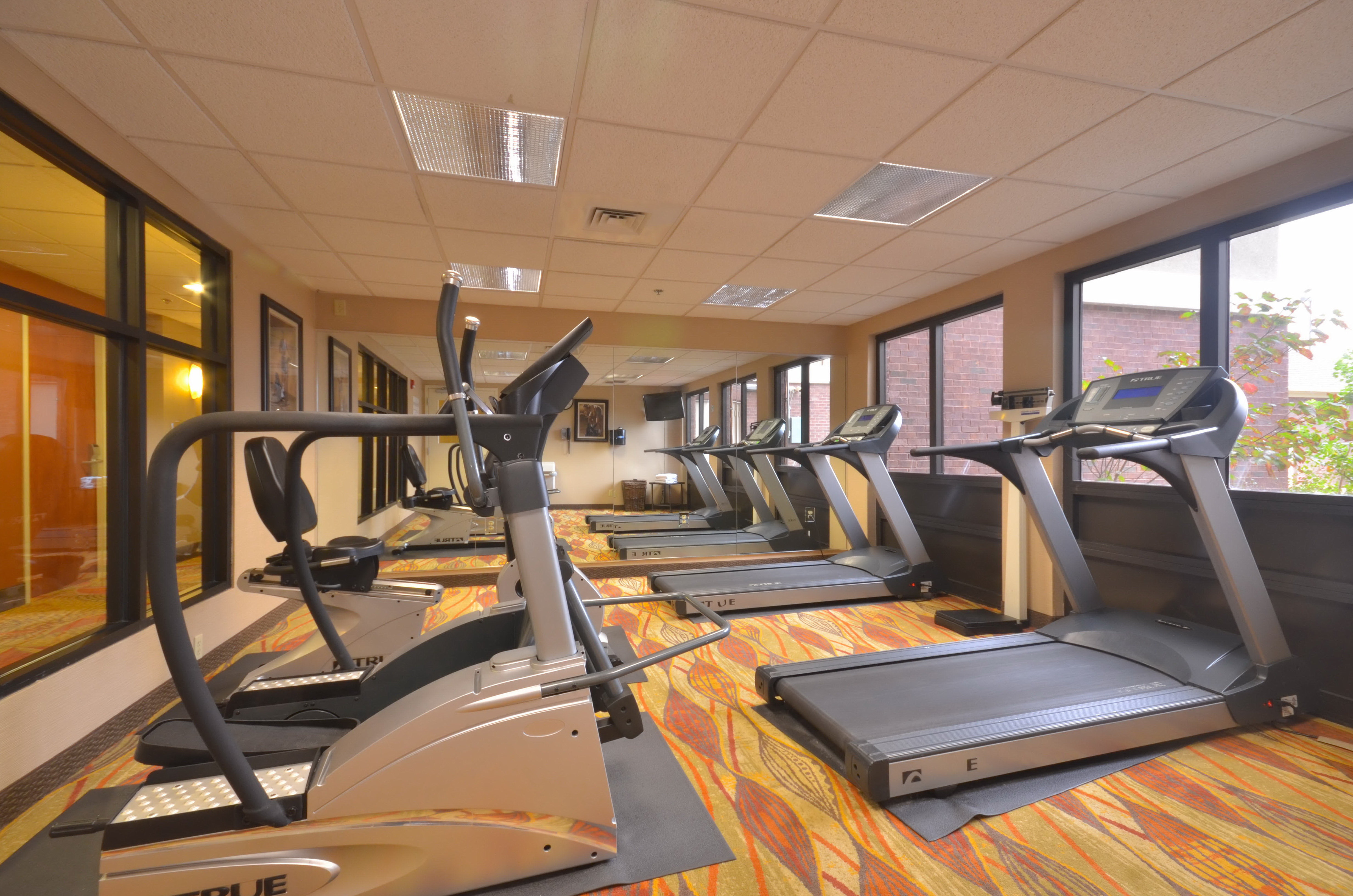 Holiday Inn Express Hotel And Suites Pine Bluff Pines Mall 37/54
