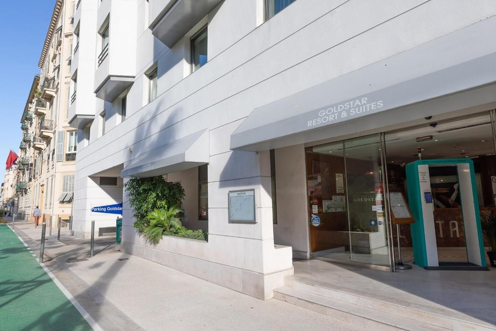Hotel Goldstar Resort And Suites 37/50