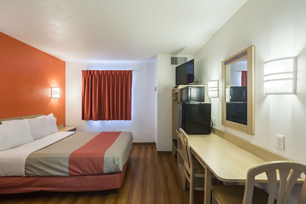 Motel6 Dale, IN 15/45