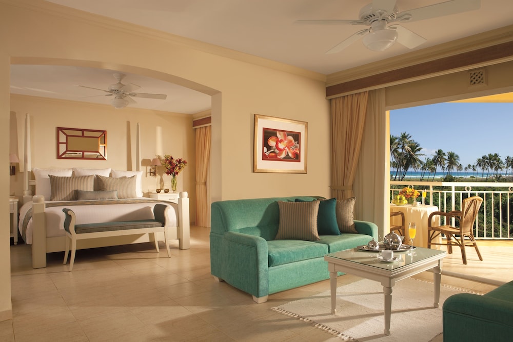 Wyndham Alltra Punta Cana All-Inclusive Resort Hotel 30/50