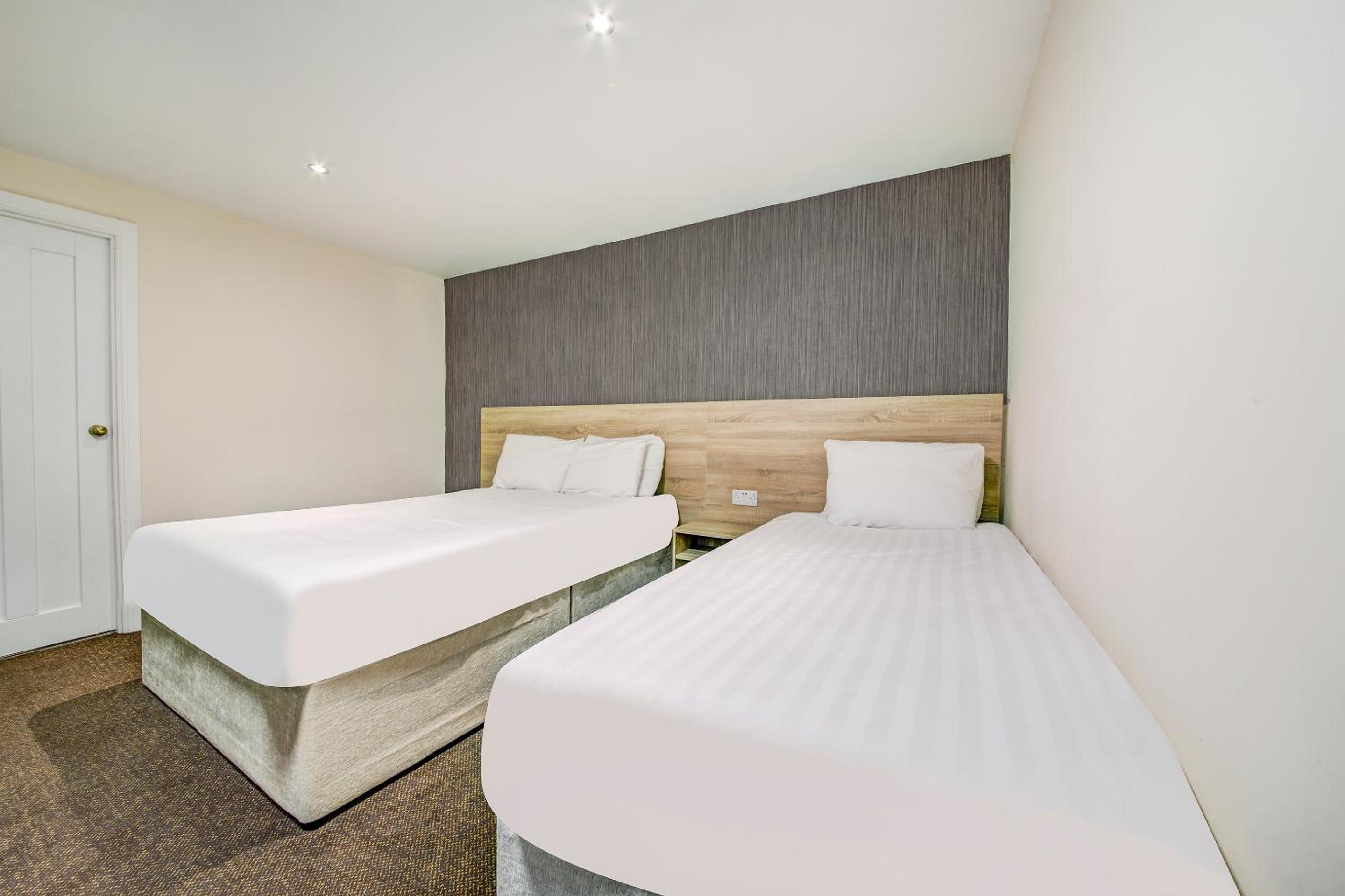 Deluxe Quad Room