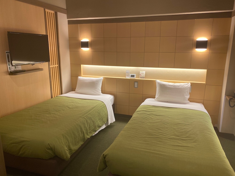 Akasaka Yoko Hotel 30/65