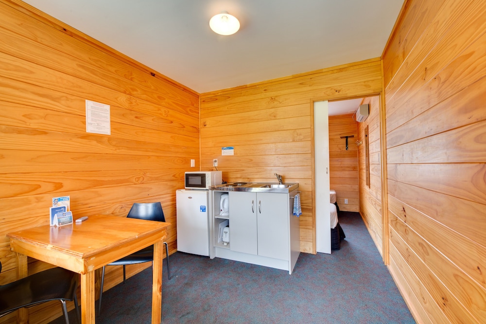 Wellington Top 10 Holiday Park 10/50
