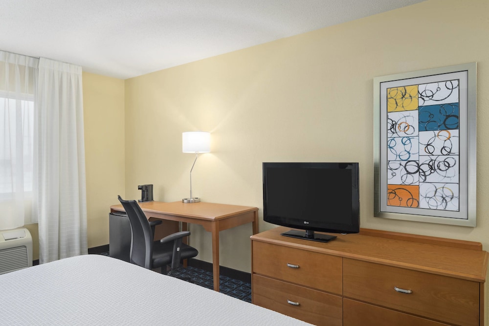 Comfort Inn & Suites Lima Northwest 27/30