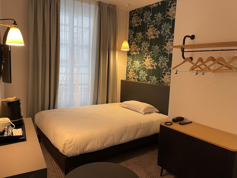 HOTEL DE SUEZ 42/59