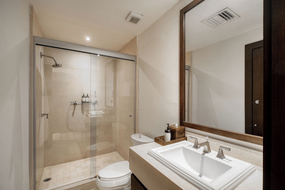 Puerta Cortes Residences 48/48