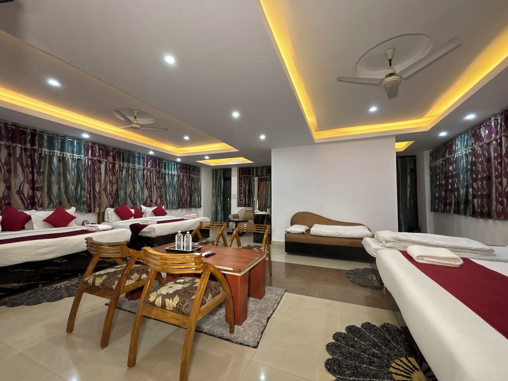 Hotel Raj Mandir 32/44