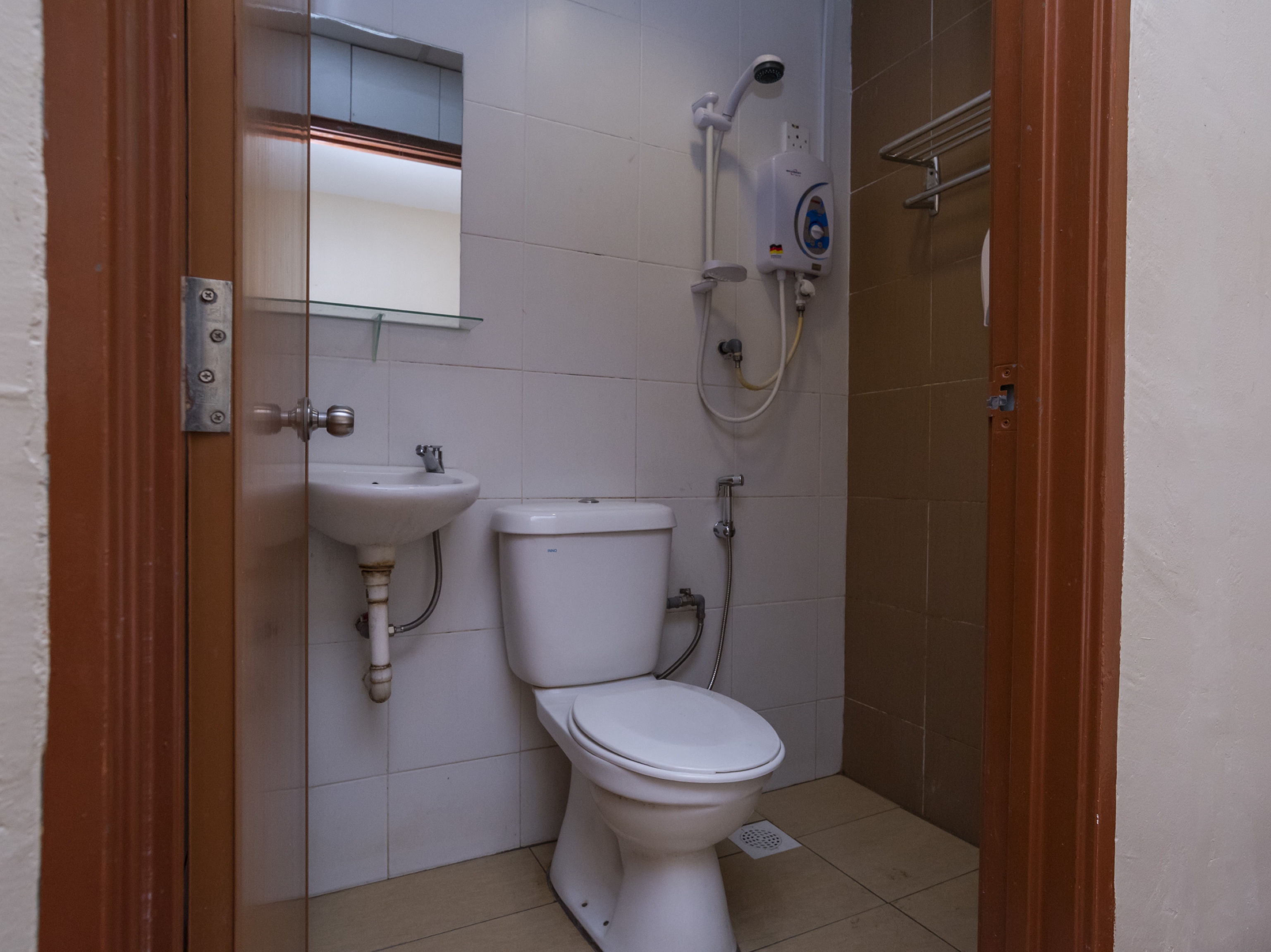 Oyo 614 D'pinetrees Hotel 22/26