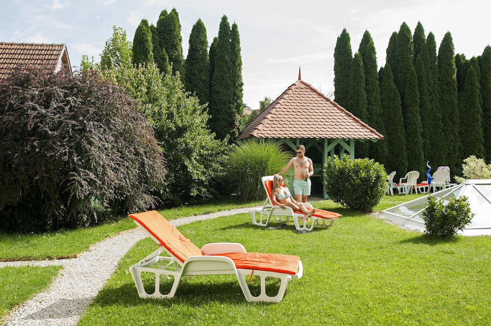 Holiday Club Heviz 44/50